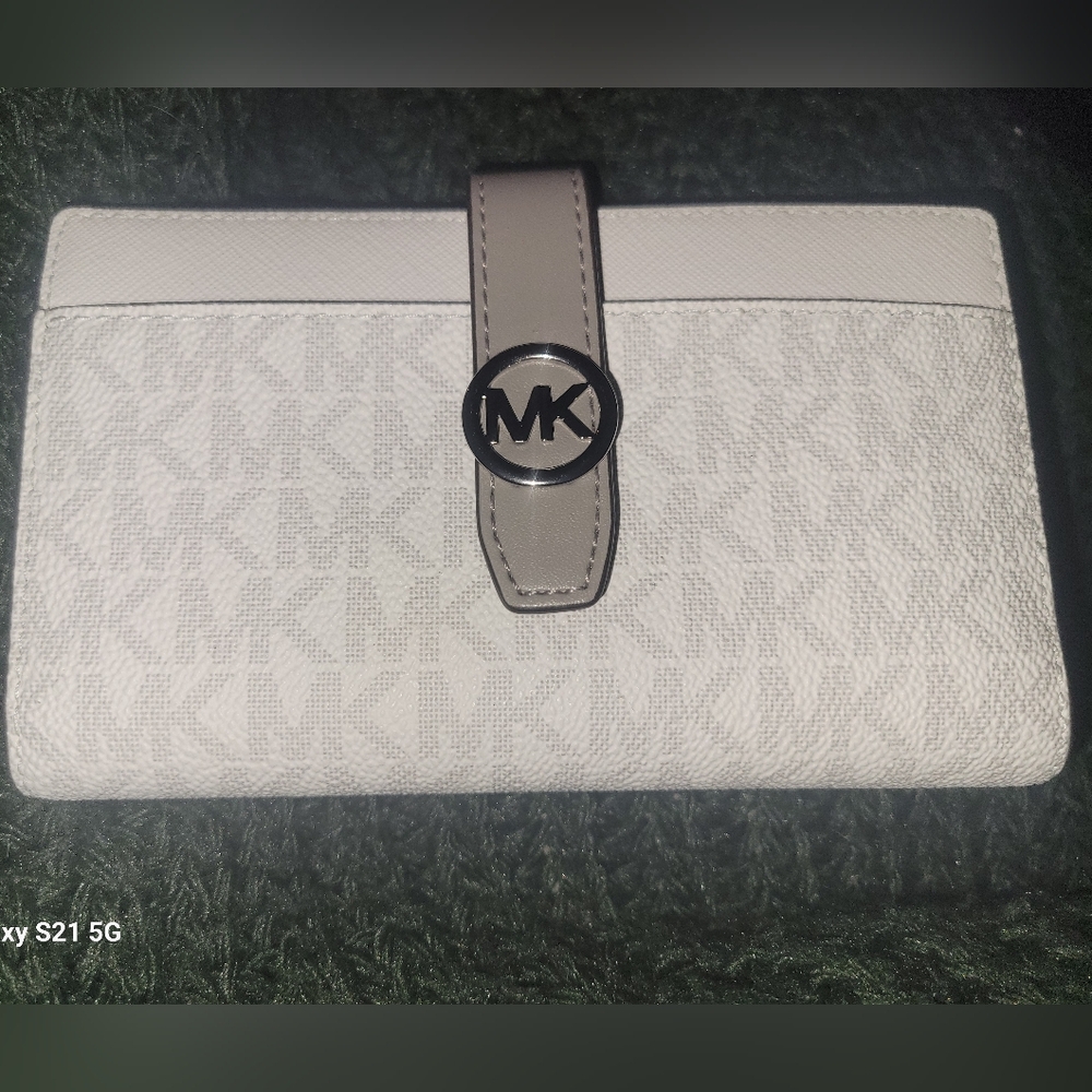 SOLD Michael Kors Wallet